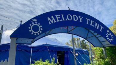 The Cape Cod Melody Tent: Where Intimacy Meets Entertainment